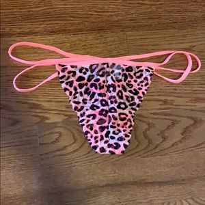 Leopard printed thong